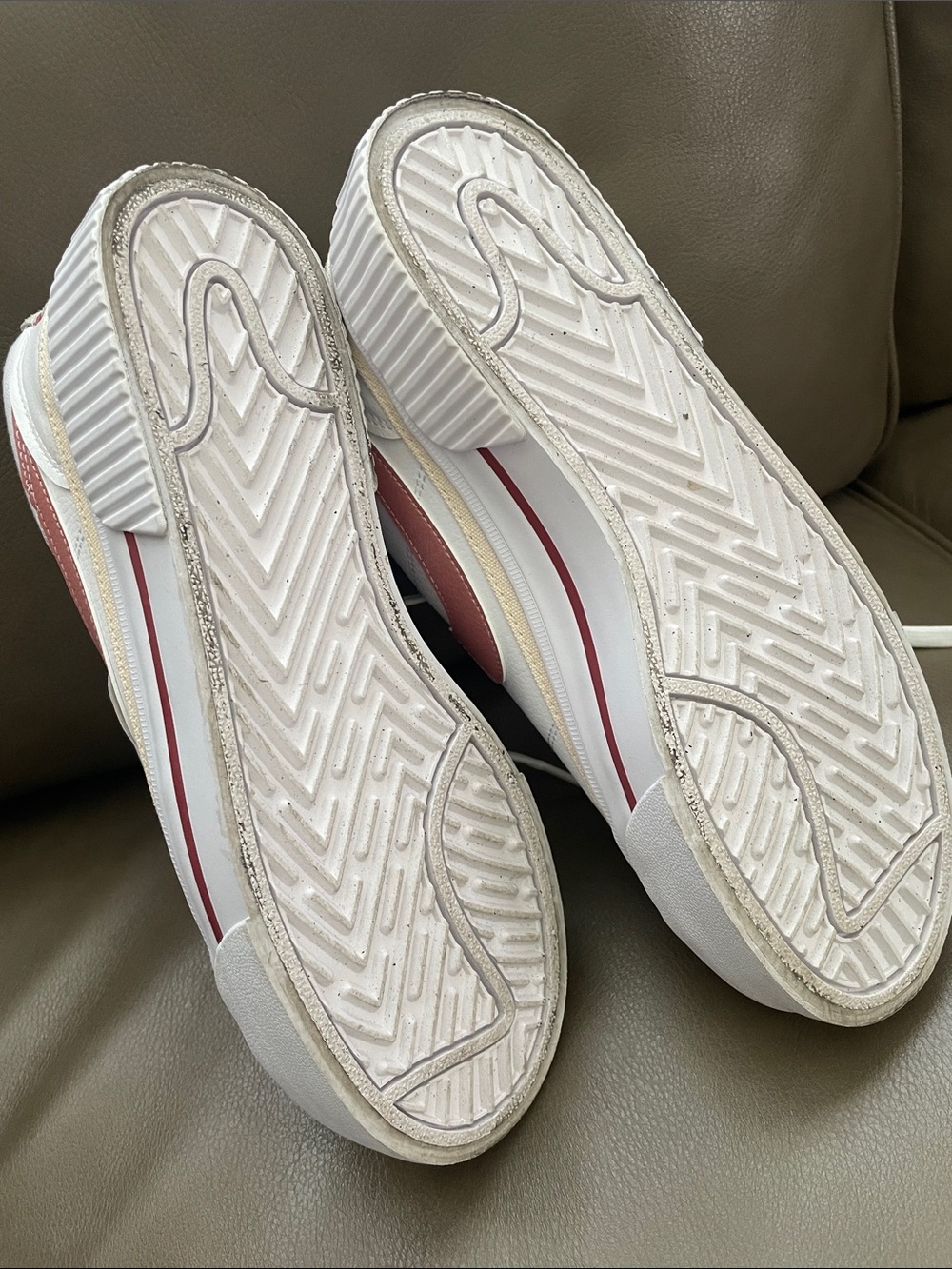 Nike Women's White Sneakers with Rose Pink Swoosh - Picture 6 of 7